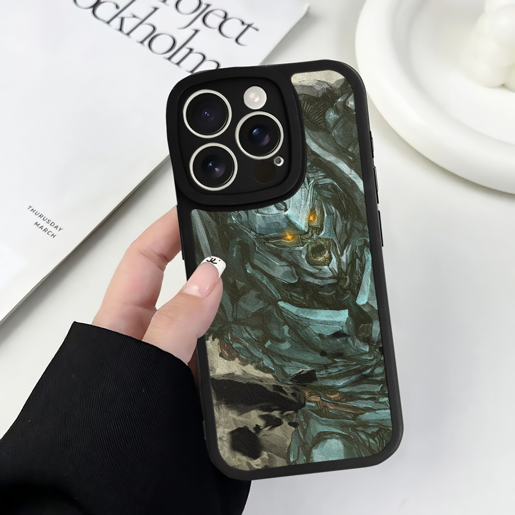 （画像用） Transformers トランスフォーマー 【iPhone 16シリーズ対応】シリコンスマホケース（レザー調） 材質：シリコン